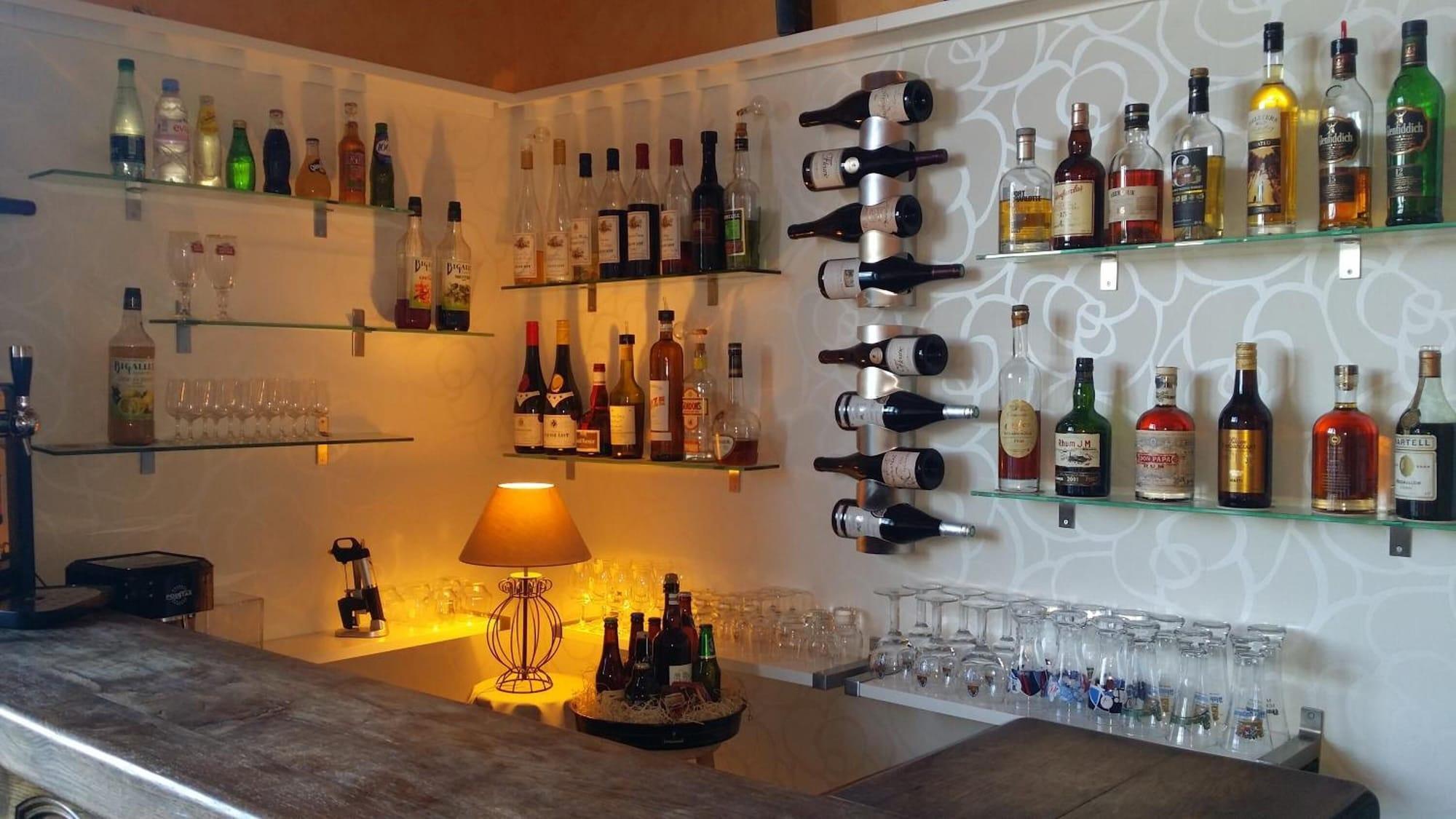 Logis Hotel Des Grands Vins Fleurie Exterior foto